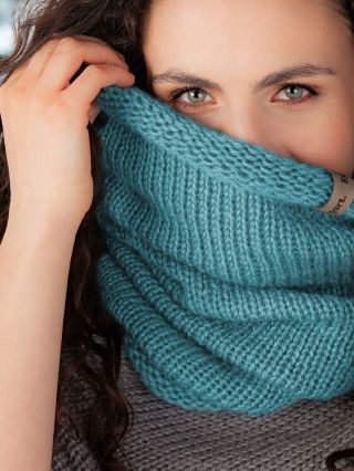 Venku je zima, brzy tma a sychravo🍁. Ideální čas vynést do ulic barvy! 😁 Barvy z nové kolekce zimních vlněných čepic a...